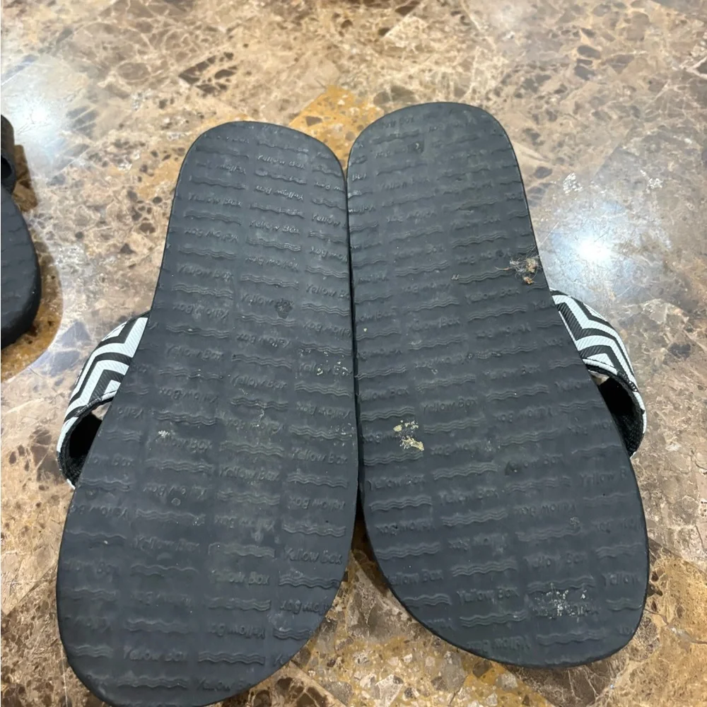 Yellow Box Mixed-Pattern Women’s Flip Flop Set — Black, White, Pink - Picture 9 of 9
